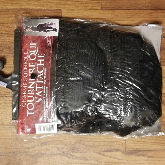 🥀Tie-On Bustle🥀 - Picture 2 of 3